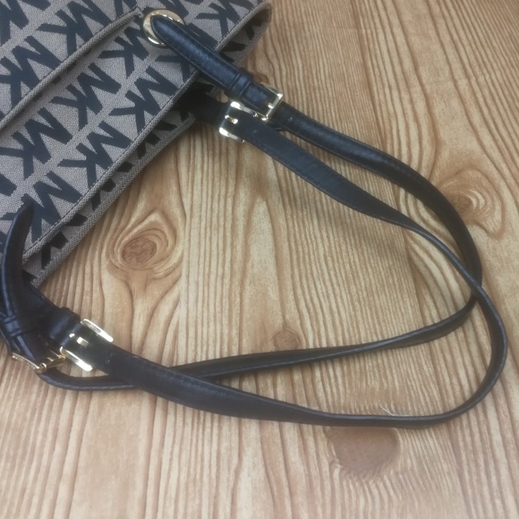 Michael Kors Jet Set Tote  Signature Jacquard - Picture 6 of 8